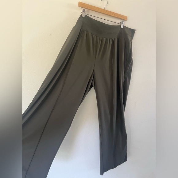 Athleta Nolita Wide Leg Green Pull-On Athletic Pants Size 22 - Picture 3 of 14